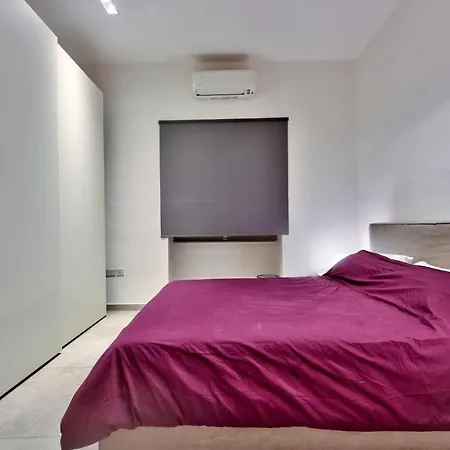3 Double Bedroom With King Size Ensuite + Acs Sliema