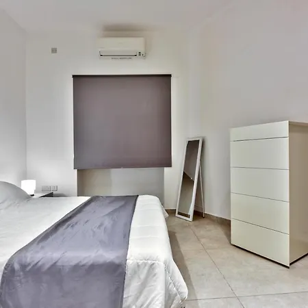 3 Double Bedroom With King Size Ensuite + Acs Apartment *